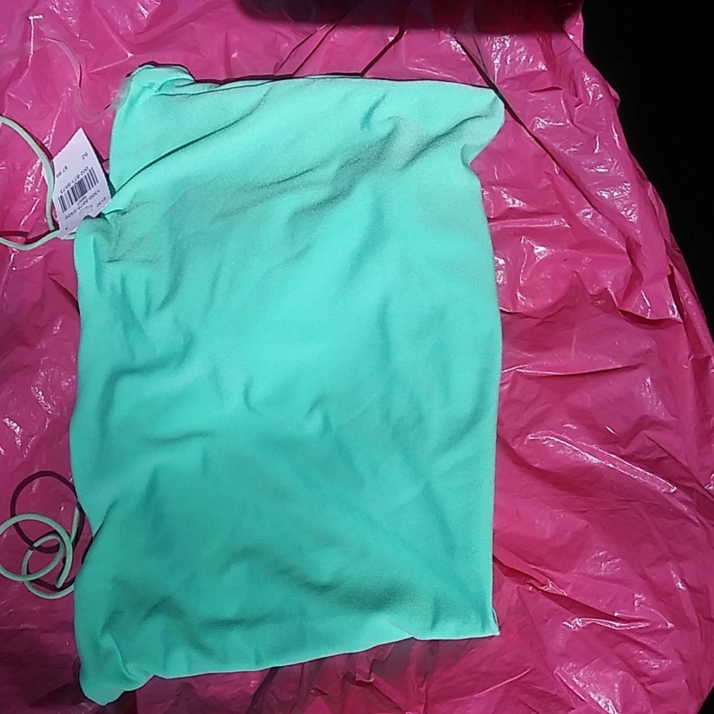 BNWT..Crop cami
